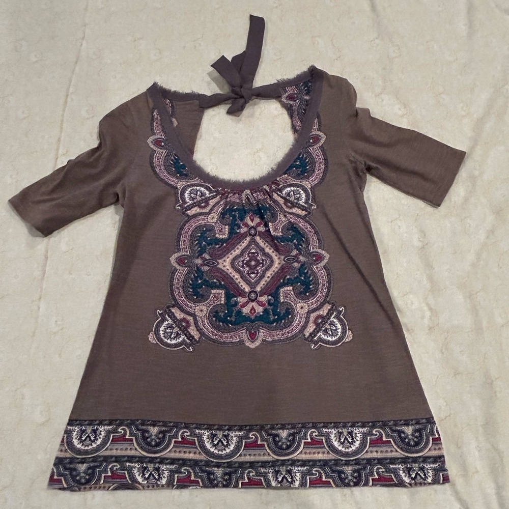 Anthropologie gray pattern blouse with back ribbon tie - size XS